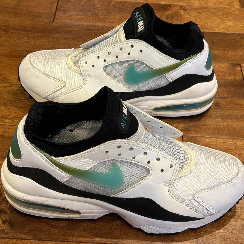 Womens Nike Air Max, Vintage 90s style, excellent condition